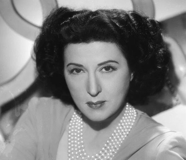 81 χρόνια πριν: Η επιβλητική μάξι τουαλέτα της Κατίνας Παξινού στα Όσκαρ