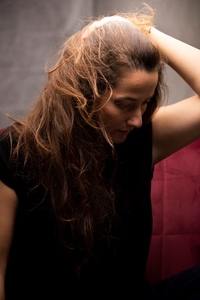 Αγγελική Τουμπανάκη: "με εμπνέουν οι γυναίκες οι ασυμβίβαστες και ανυποχώρητες, οι ονειροπόλες και πρωτοπόρες, οι επαναστάτριες, οι αιρετικές"