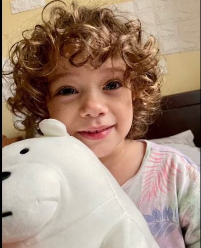 Μπάμπης Αναγνωστόπουλος: Η πρώτη φωτογραφία της μικρής Λυδίας δύο χρόνια μετά τη δολοφονία της μητέρας της, Καρολάιν