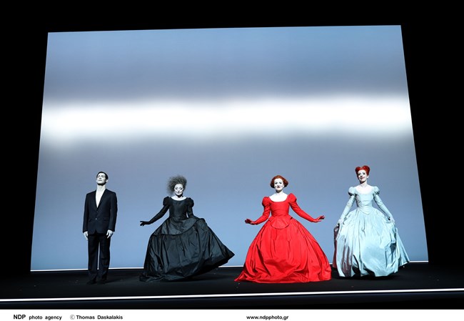 Γιώργος Νταλάρας- Άννα Νταλάρα: Πάντα ταιριαστοί και casual στο Δημοτικό Θέατρο Πειραιά