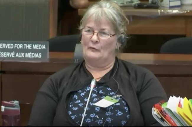 Κριστίν Γκοτιέ: "Ζήτησα ανελκυστήρα αναπήρων για να μετακινούμαι στο σπίτι μου και η κυβέρνηση μου πρότεινε ευθανασία"