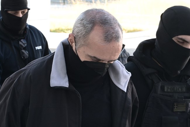 Υπόθεση Κολωνού: Ενοχή της μητέρας της 12χρονης και για μαστροπεία, αθώωση Μίχου για βιασμό