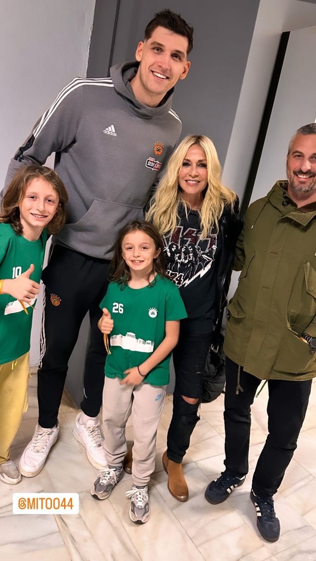 Η Άννα Βίσση είναι μια υπερμοντέρνα γιαγιά