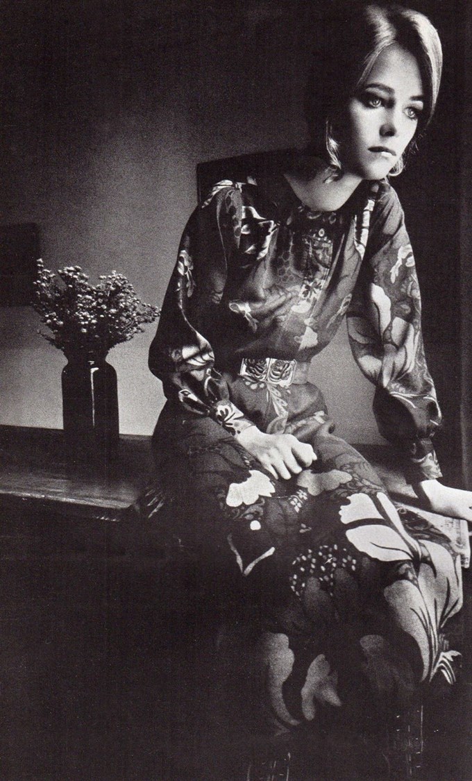 Η Σαρλότ Ράμπλινγκ στα 78 της ποζάρει για την καμπάνια του Saint Laurent