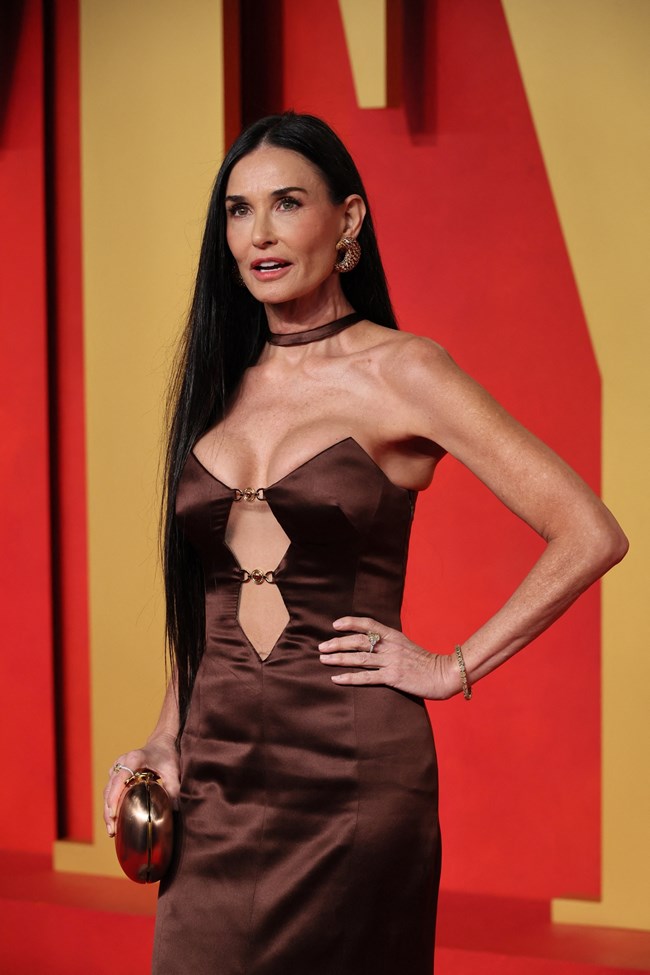 Η 61χρονη Ντέμι Μουρ με τις "συνομήλικες" κόρες της στο πάρτι του Vanity Fair