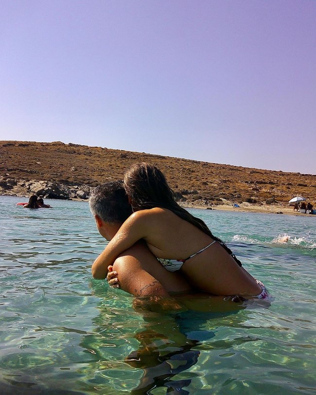 Τζέσικα Αλμπα, Μύκονος