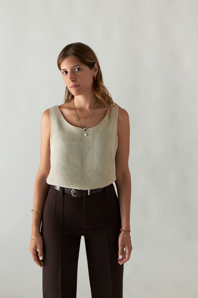 Οι τσάντες Amphora Collection της Ζήνας Αμπαριώτη είναι σύγχρονα κειμήλια