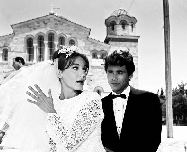 65 χρόνια πριν: Η Μπέτυ Αρβανίτη αγκαλιά με τον μοναχογιό της και σπουδαίο θεατρικό συγγραφέα, Αλέξη Σταμάτη