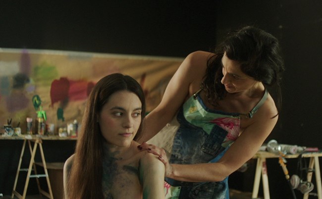 Αλεξία Μπεζίκη: "Να δίνουμε τις μάχες παρά τον φόβο" - Πρεμιέρα για την ταινία Dolls of Dresden που πραγματεύεται τον έρωτα μεταξύ δύο γυναικών