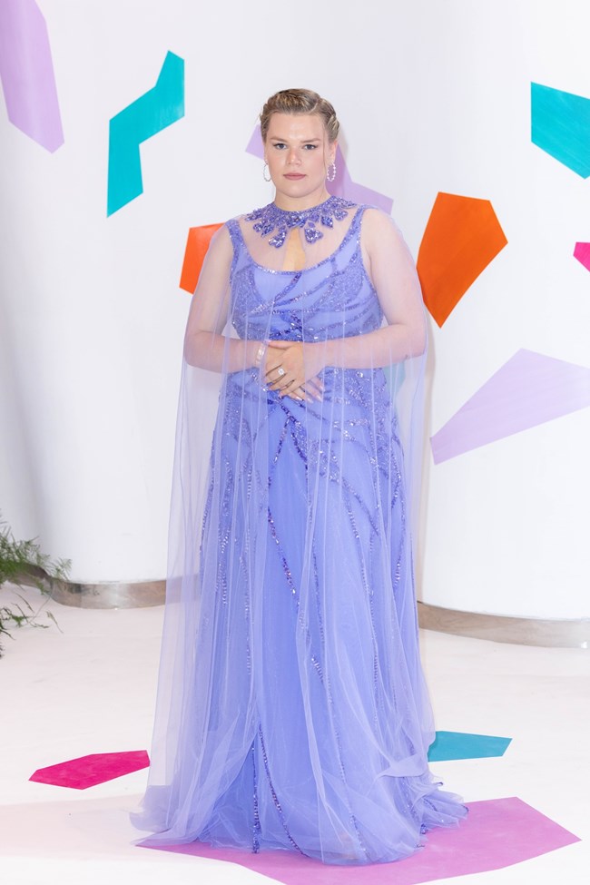 Καμίλ Γκότλιμπ: Η εμφάνιση με το λιλά φόρεμα εμπνευσμένο από την γιαγιά της, Γκρέις Κέλι