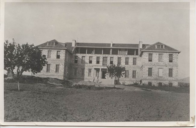 Αμερικάνικη Γεωργική Σχολή: πως βοήθησε καταλυτικά τους Μικρασιάτες πρόσφυγες να χτίσουν μια νέα ζωή