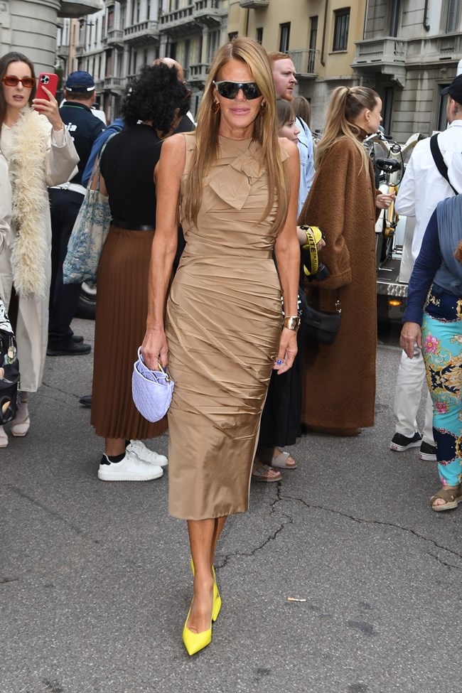 Anna Dello Russo: Το σοφιστικέ look της 62χρονης fashion icon είναι η νέα τάση