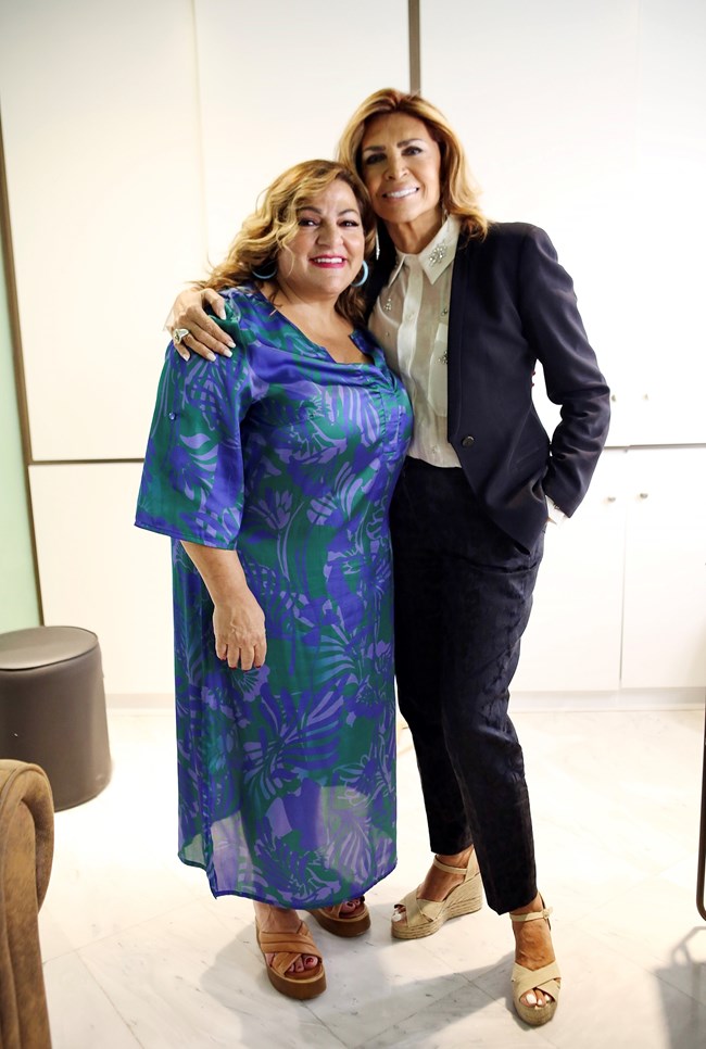 Μιμή Ντενίση: Πάντα υπέρκομψη δίπλα σε αγαπημένους φίλους