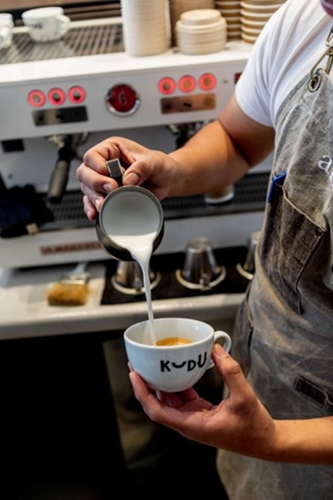 Afrōs | sip and bites: Τα γευστικά στέκια του καλοκαιριού σε Πάρο και Αντίπαρο