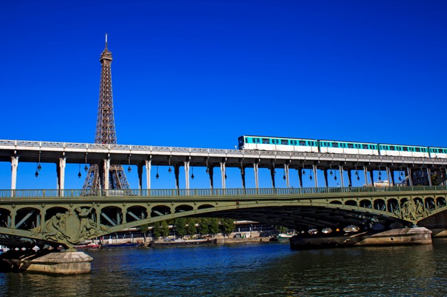 Au revoir στο χάρτινο εισιτήριο του Μετρό στο Παρίσι που ενέπνευσε καλλιτέχνες και εξυπηρέτησε χρήστες κάνναβης