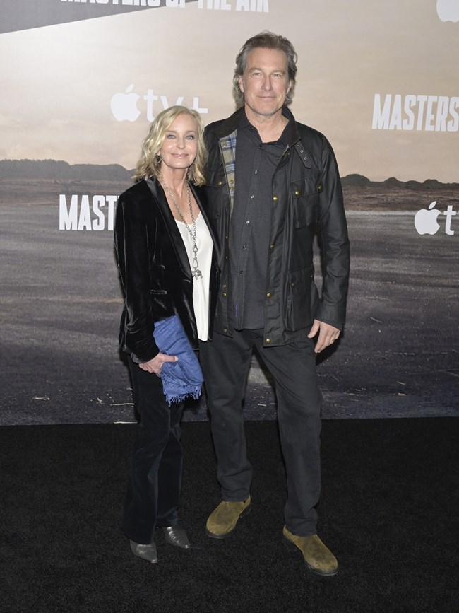 Η θρυλική σταρ Μπο Ντέρεκ είναι 67, τα έχει με τον "πρώην" της Κάρι Μπράντσο και ζει σε ράντσο