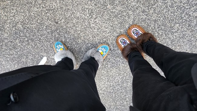 O παραγωγός που διώχθηκε από το κόκκινο χαλί των Καννών επειδή φορούσε loafers