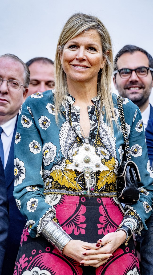 βασιλισσα_μαξιμα_εθνικ_στιλ