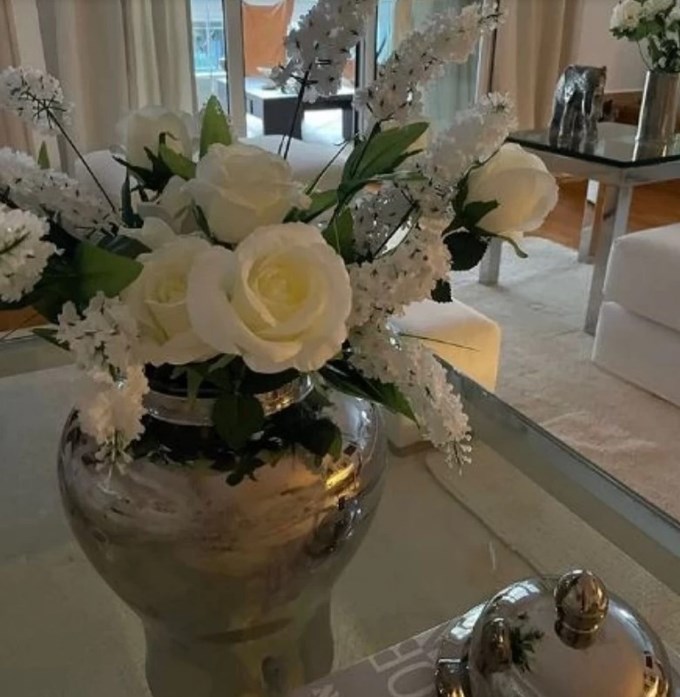 Ρούλα Κορομηλά: Η πολυτελής μεζονέτα της στην Κηφισιά με τα vintage στοιχεία