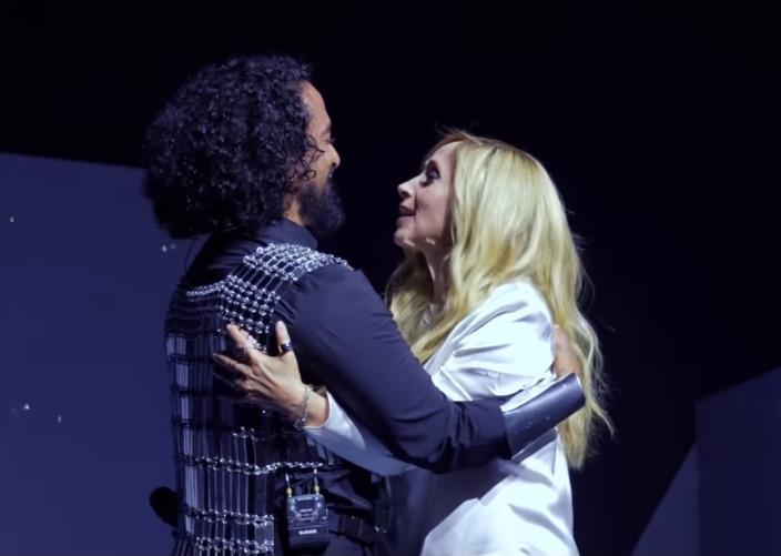 Slimane: "Ένα μεγάλο ευχαριστώ στους Έλληνες" στέλνει σε βίντεο από τις διακοπές του