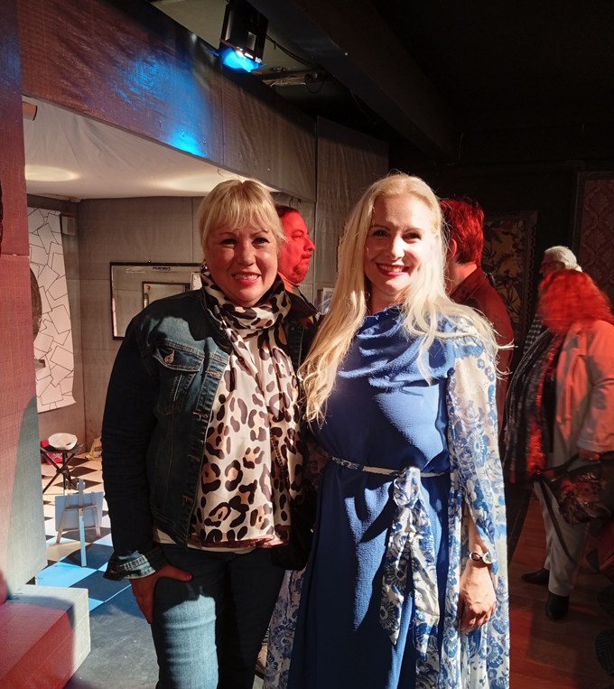 θεατρικη παρασταση