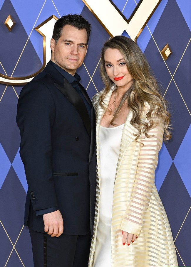 Χένρι Κάβιλ: Επιβεβαίωσε ότι περιμένει το πρώτο του παιδί με την Νάταλι Βισκούζο