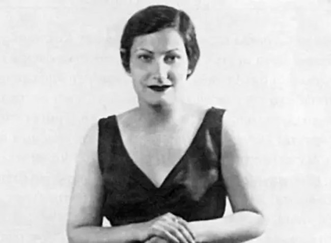 Δανάη Στρατηγοπούλου: Η αριστοκράτισσα από το Μεταξουργείο που μετέφρασε Πάμπλο Νερούδα