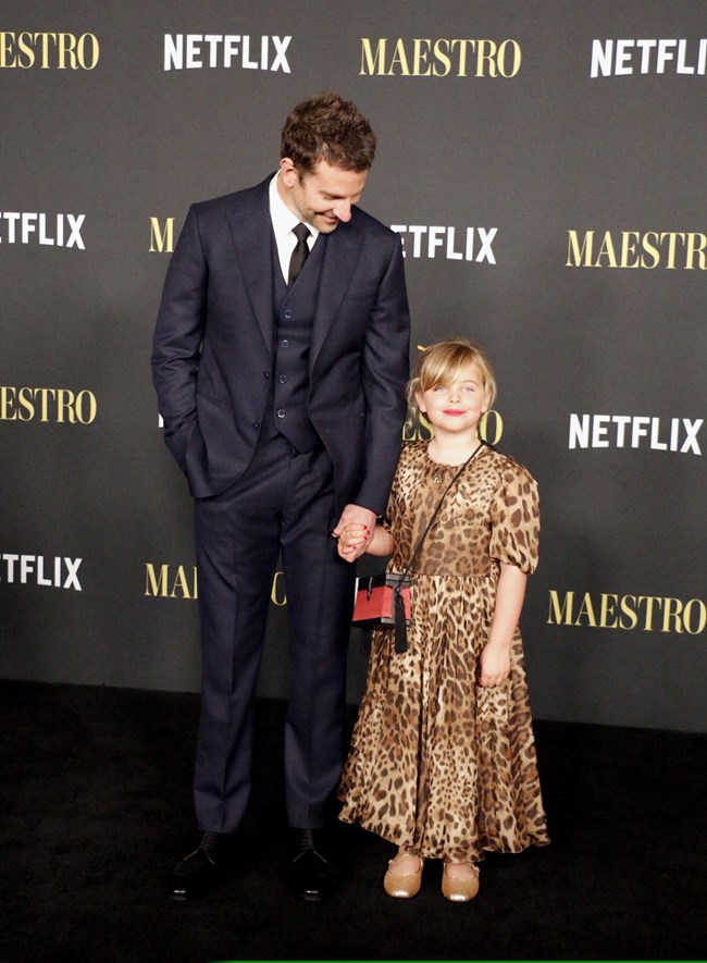 Μπράντλεϊ Κούπερ: "Δεν θα ήμουν ζωντανός αν δεν γινόμουν πατέρας"