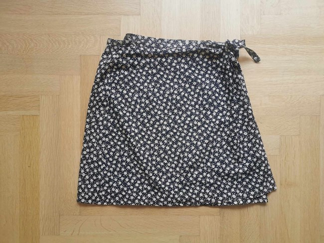 Η wrap φούστα που δεν αποχωρίζομαι τα καλοκαίρια κόστιζε μόλις 1 ευρώ