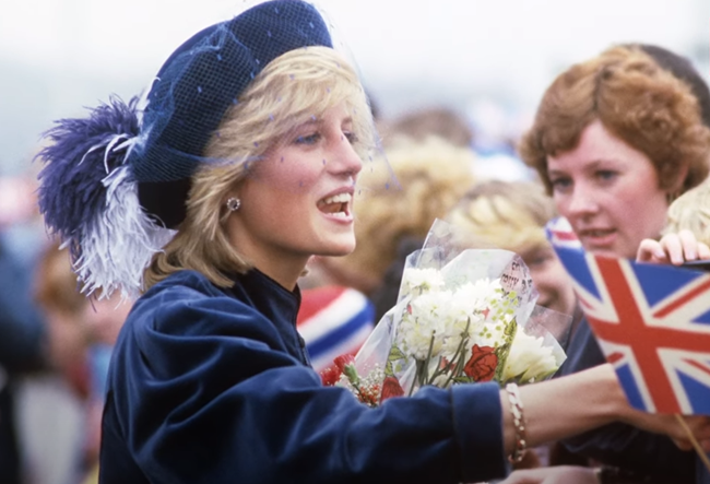 Ποιο πρόσωπο περιελάμβανε η διαθήκη της πριγκίπισσας Νταϊάνα εκτός από τους γιούς της;