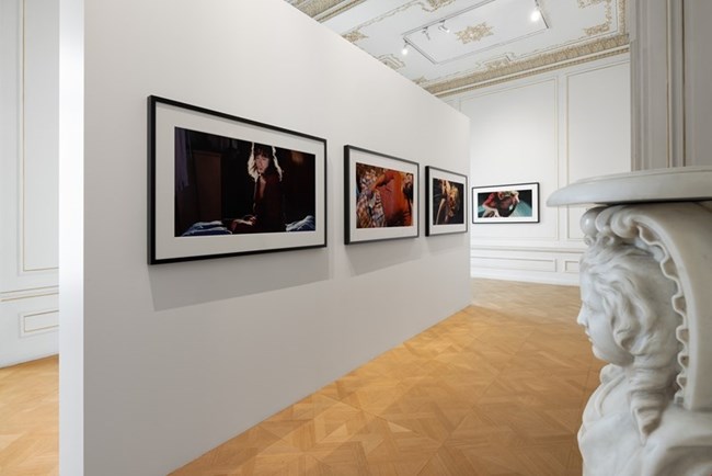 Cindy Sherman at Cycladic: Εσείς επισκεφτήκατε την έκθεση της διάσημης Αμερικανίδας φωτογράφου στο Μουσείο Κυκλαδικής Τέχνης;