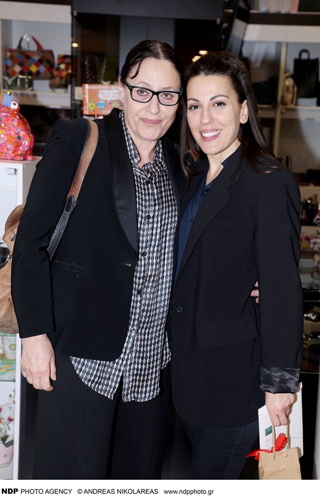 Αθηνά Τσιλύρα: Η σπάνια βραδινή έξοδος για την αγαπημένη ηθοποιό