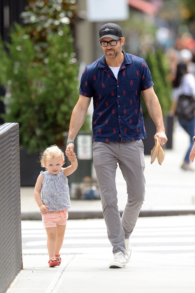 Ράιαν Ρέινολντς, 1ο παιδί, Τζέιμς