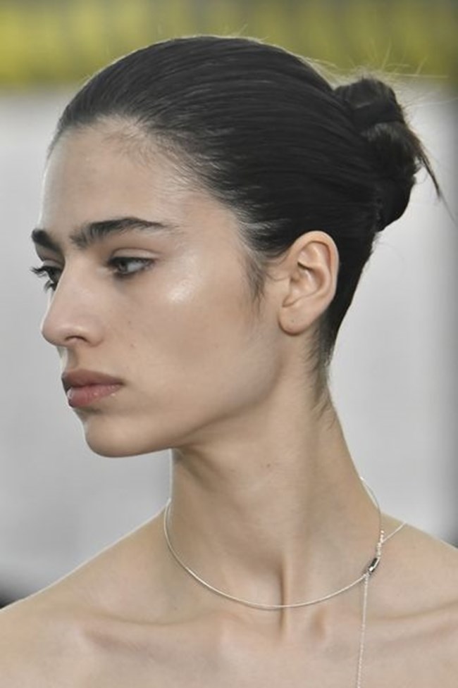 Αυτό είναι το νέο μακιγιάζ για το φθινόπωρο. Και είναι πιο λαμπερό από ποτέ.