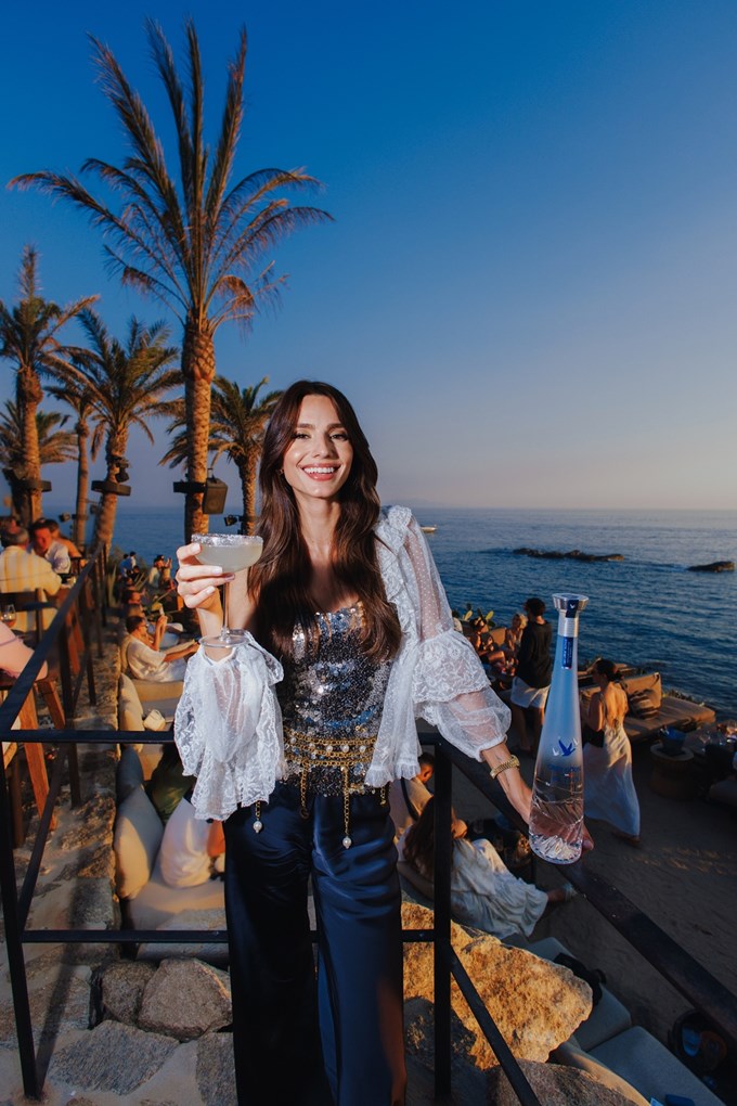 Ένα βράδυ με την Ηλιάνα Παπαγεωργίου και την ultra premium βότκα Grey Goose Altius στα πιο διάσημα club της Μυκόνου!