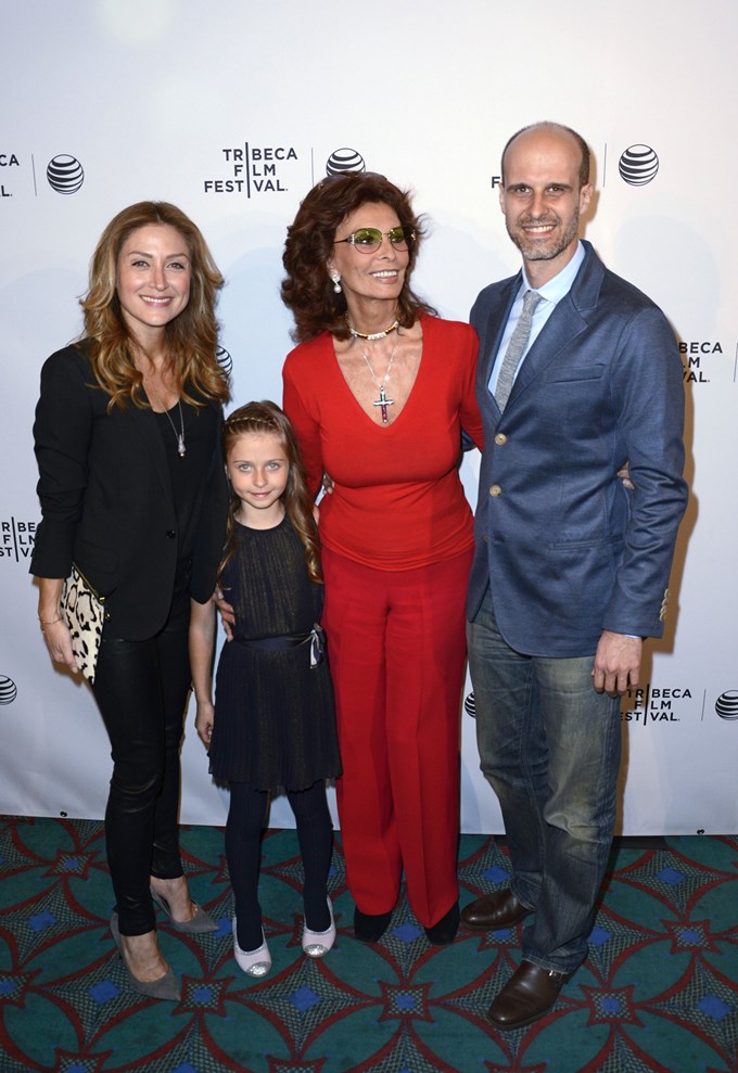 Η 90χρονη Σοφία Λόρεν "καμαρώνει" την 18χρονη εγγονή της Λουτσία-Σοφία Πόντι