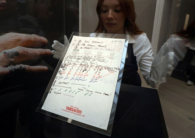 Φρέντι Μέρκιουρι έκθεση- δημοπρασία