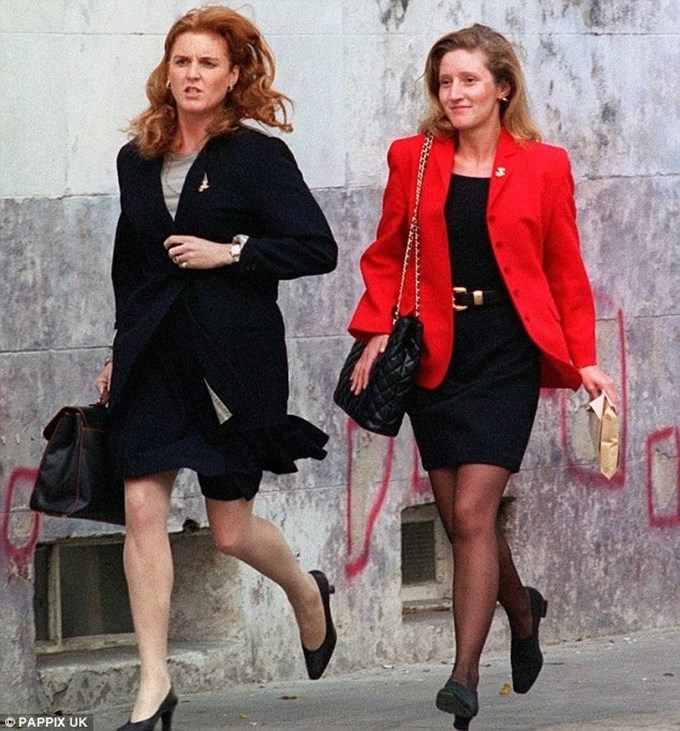 Κάποτε ήταν η προσωπική στιλίστρια της δούκισσας του Γιόρκ -Μετά πήγε στη φυλακή για φόνο- Τώρα δουλεύει σε σούπερ μάρκετ