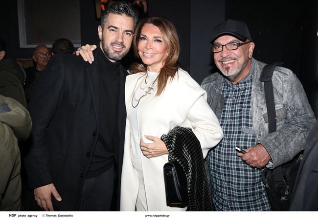 Μιμή Ντενίση: Φόρεσε το ιδανικό λευκό σύνολο για τον χειμώνα