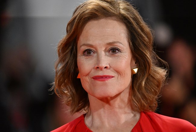 οσκαρ_σιγκουρνι_γουίβερ