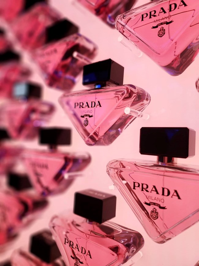 Prada Paradoxe | Οι διάσημες Ελληνίδες που βρέθηκαν στο Λονδίνο για το λανσάρισμα του νέου αρώματος Prada
