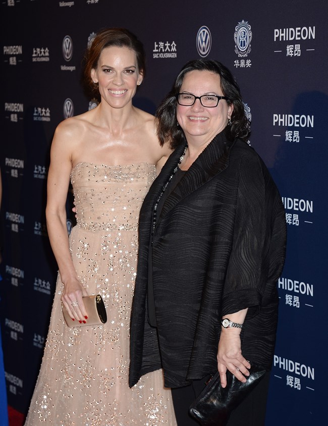 Χίλαρι Σουάνκ: Όταν βρίσκομαι στο Λος 'Αντζελες, περνάω από ένα δρόμο που η μαμά μου και εγώ παρκάραμε για να κοιμηθούμε"