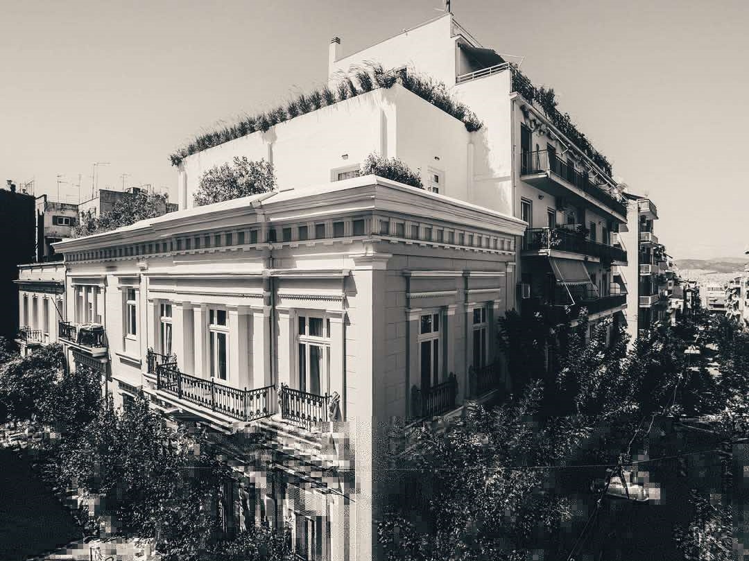 69 χρόνια πριν: Η Έλλη Λαμπέτη με μελαγχολικό βλέμμα ποζάρει στο λιμάνι της Υδρας