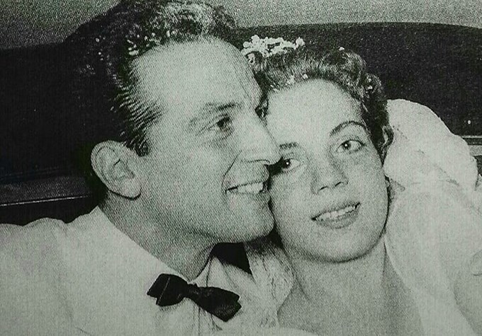 H Νόνικα Γαληνέα με πρωτοποριακό νυφικό ιταλικού οίκου στον πρώτο γάμο της στα '50s