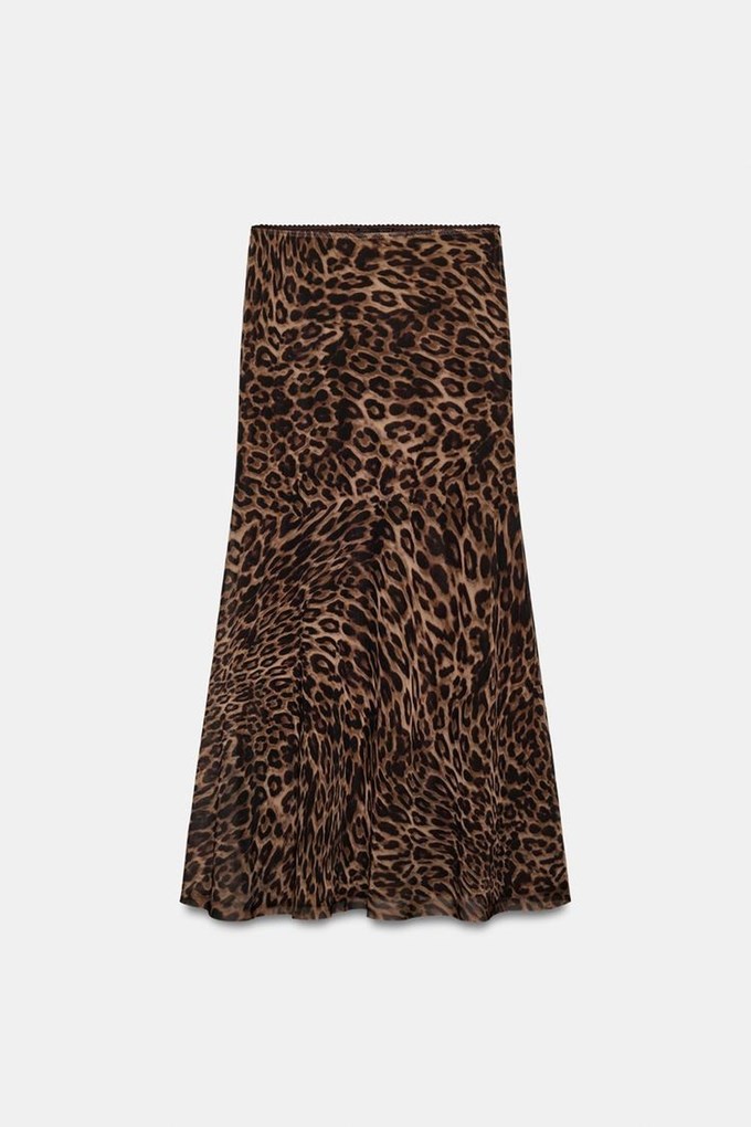 Η leopard φούστα από τη Zara που θα σε αναδείξει ως την πιο καλοντυμένη
