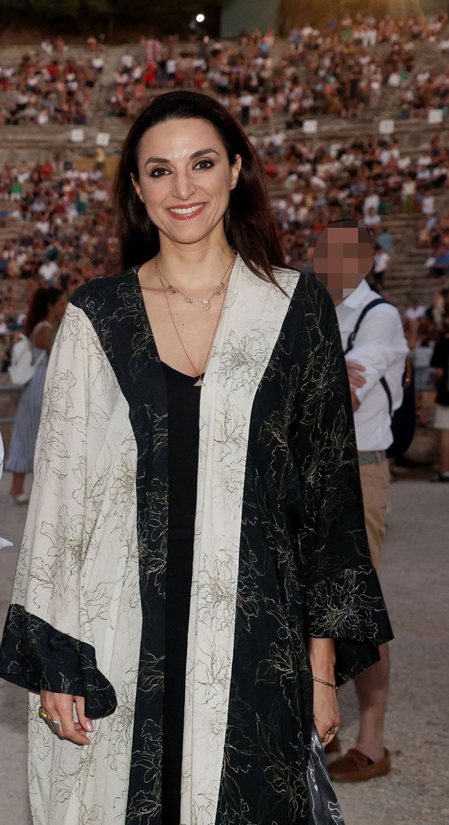 Η Κατερίνα Ευαγγελάτου με το φόρεμα που δεν πρέπει να λείπει από καμία γκαρνταρόμπα