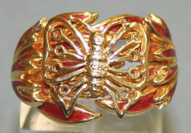 "Αφού δεν ημπόρεσα να παντρευτώ εσένα που σ’ αγαπούσα, δεν πρόκειται να αγαπήσω ποτέ άλλη στη ζωή μου γυναίκα'.