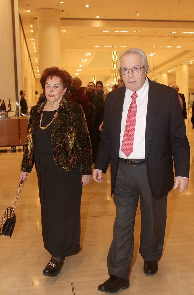 Γιώργος Μπαμπινιώτης: Η σπάνια βραδινή έξοδος με τη σύζυγό του, Ροδάνθη