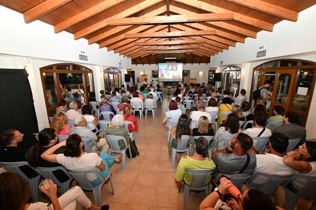 Πάτρα: κινητός δημοτικός κινηματογράφος χαρίζει ταινίες στις γειτονιές της πόλης