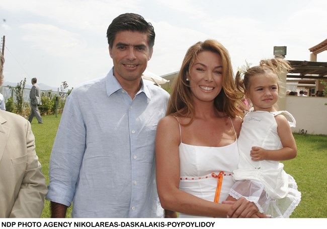 20 χρόνια πριν: Η Τατιάνα Στεφανίδου σε σπάνιο κλικ με τον Νίκο Ευαγγελάτο και την κόρη τους, Λυδία